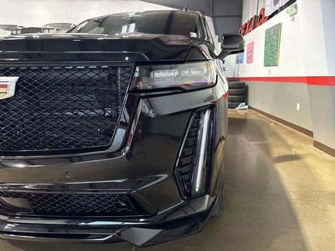 Used 2023 Cadillac Escalade ESV V AWD/4WD image 70