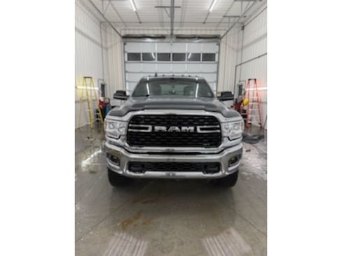 Used 2022 RAM 2500 Big Horn w/ Snow Chief Group AWD/4WD image 2