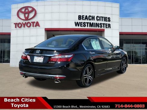 Used 2017 Honda Accord Sport image 12