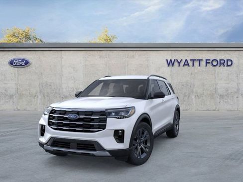 New 2026 Ford Explorer Active image 2