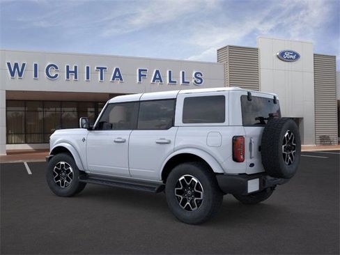 New 2025 Ford Bronco Outer Banks image 4