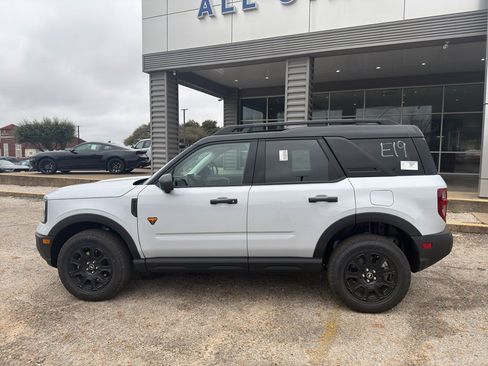 Used 2026 Ford Bronco Sport Badlands image 8