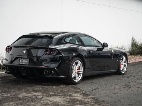 Certified 2018 Ferrari GTC4Lusso image 5