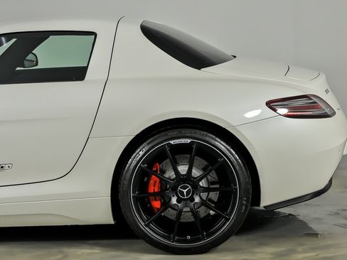 Used 2012 Mercedes-Benz SLS AMG Coupe image 10