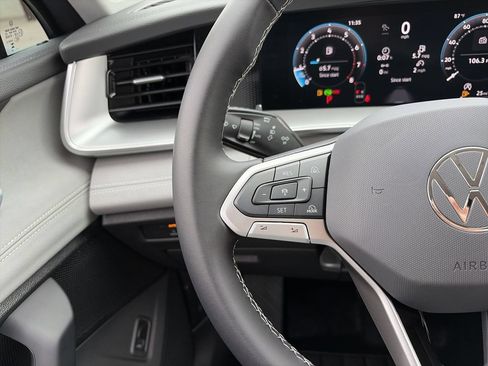 New 2026 Volkswagen Tiguan SE AWD/4WD image 19