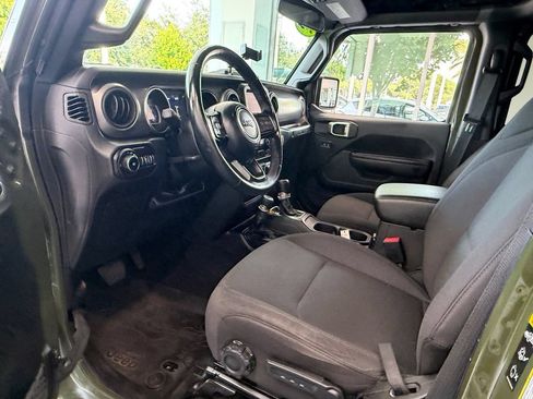 Used 2022 Jeep Wrangler Unlimited Sport AWD/4WD image 11