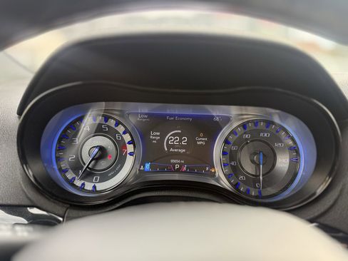 Used 2018 Chrysler 300 S w/ 300S Premium Group image 14