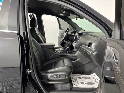 Used 2023 Chevrolet Traverse LT AWD/4WD image 41