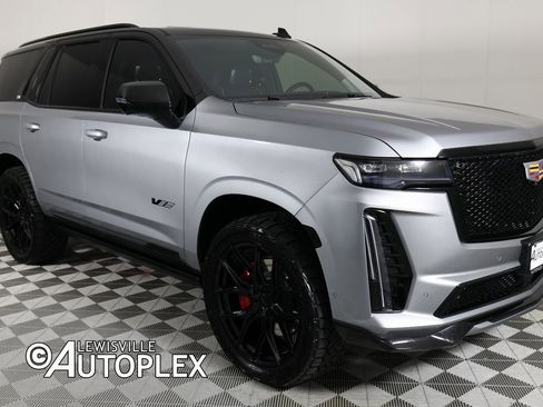 Used 2024 Cadillac Escalade V w/ Heavy-Duty Trailer Package image 3