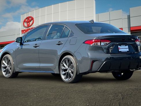Certified 2026 Toyota Corolla SE FWD image 5
