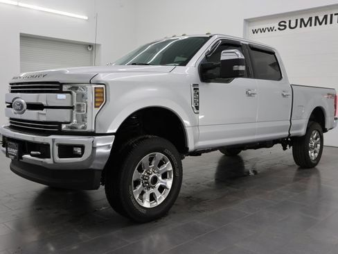 Used 2018 Ford F250 Lariat w/ Chrome Package image 6