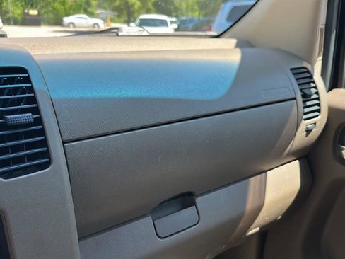 Used 2005 Nissan Frontier LE w/ (J01) Sunroof Pkg RWD image 34