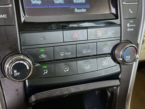 Used 2017 Toyota Camry LE w/ Moonroof Package FWD image 22