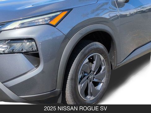 Certified 2025 Nissan Rogue SV image 10