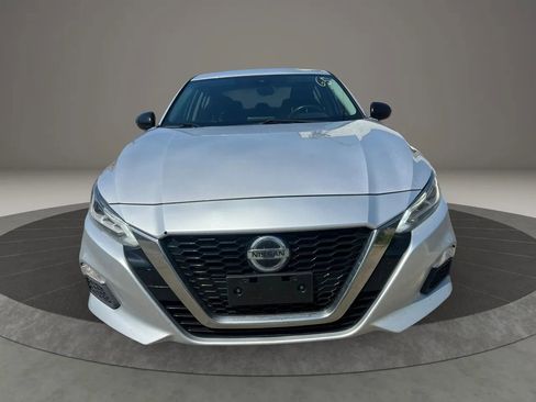 Used 2021 Nissan Altima 2.5 SR FWD image 2