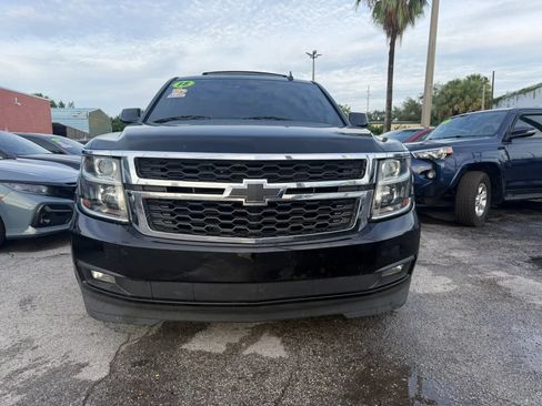 Used 2018 Chevrolet Tahoe LT w/ Luxury Package RWD image 2