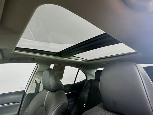 Used 2020 Toyota Camry XSE FWD image 30