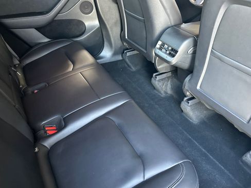 Used 2023 Tesla Model Y Performance AWD/4WD image 30