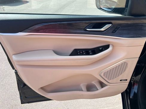 Used 2022 Jeep Grand Cherokee L Limited image 15