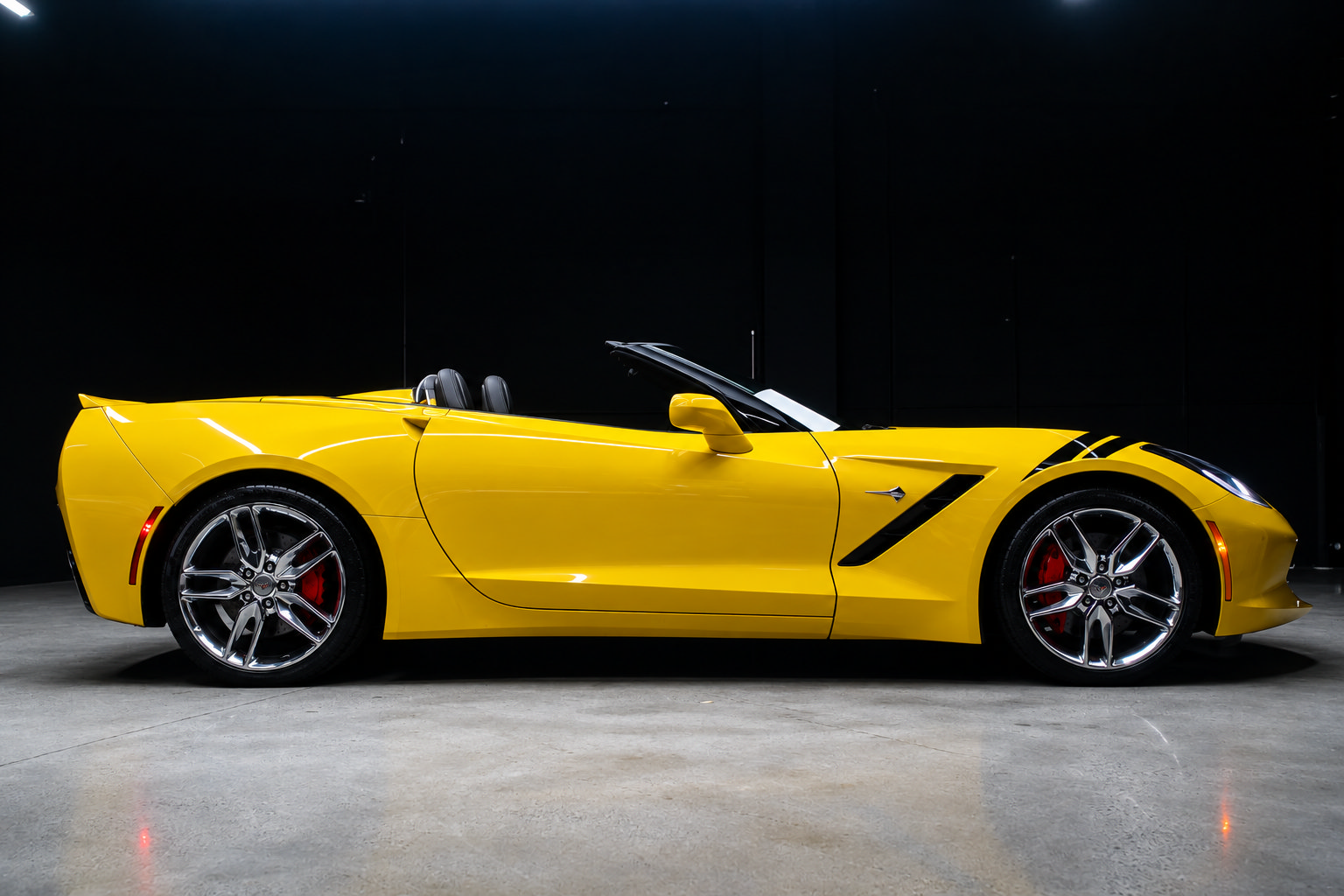 Used 2015 Chevrolet Corvette Stingray Convertible w/ 3LT Preferred Equipment Group RWD image 6