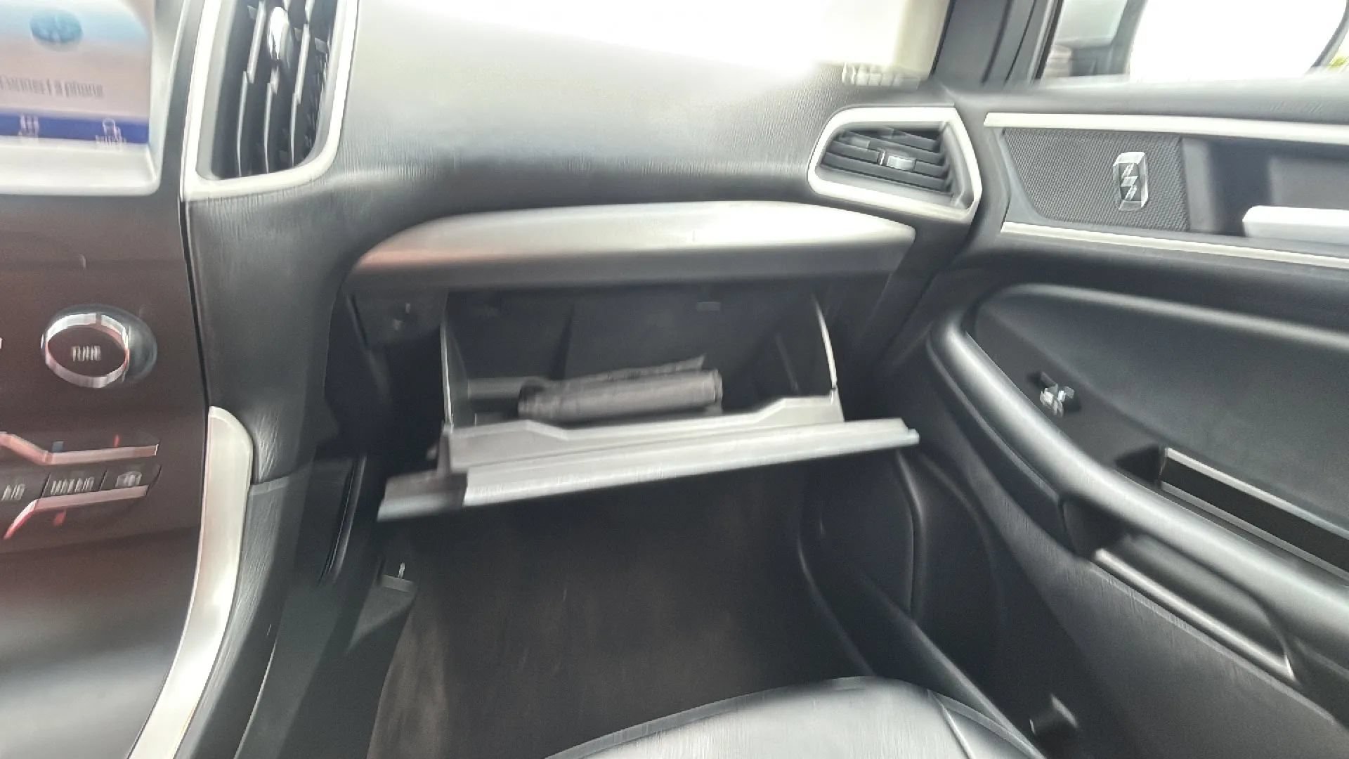 Used 2020 Ford Edge SEL FWD image 22