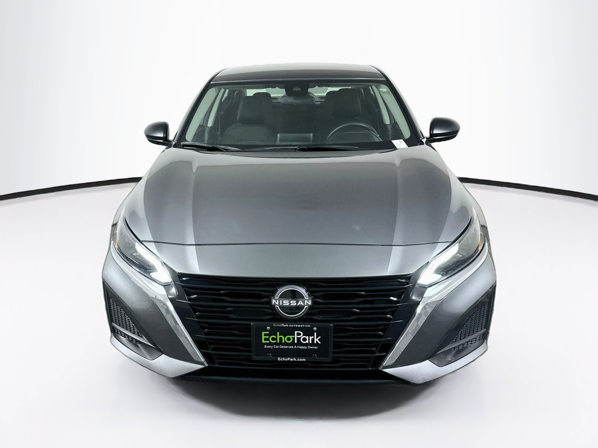 Used 2025 Nissan Altima 2.5 SV FWD image 2
