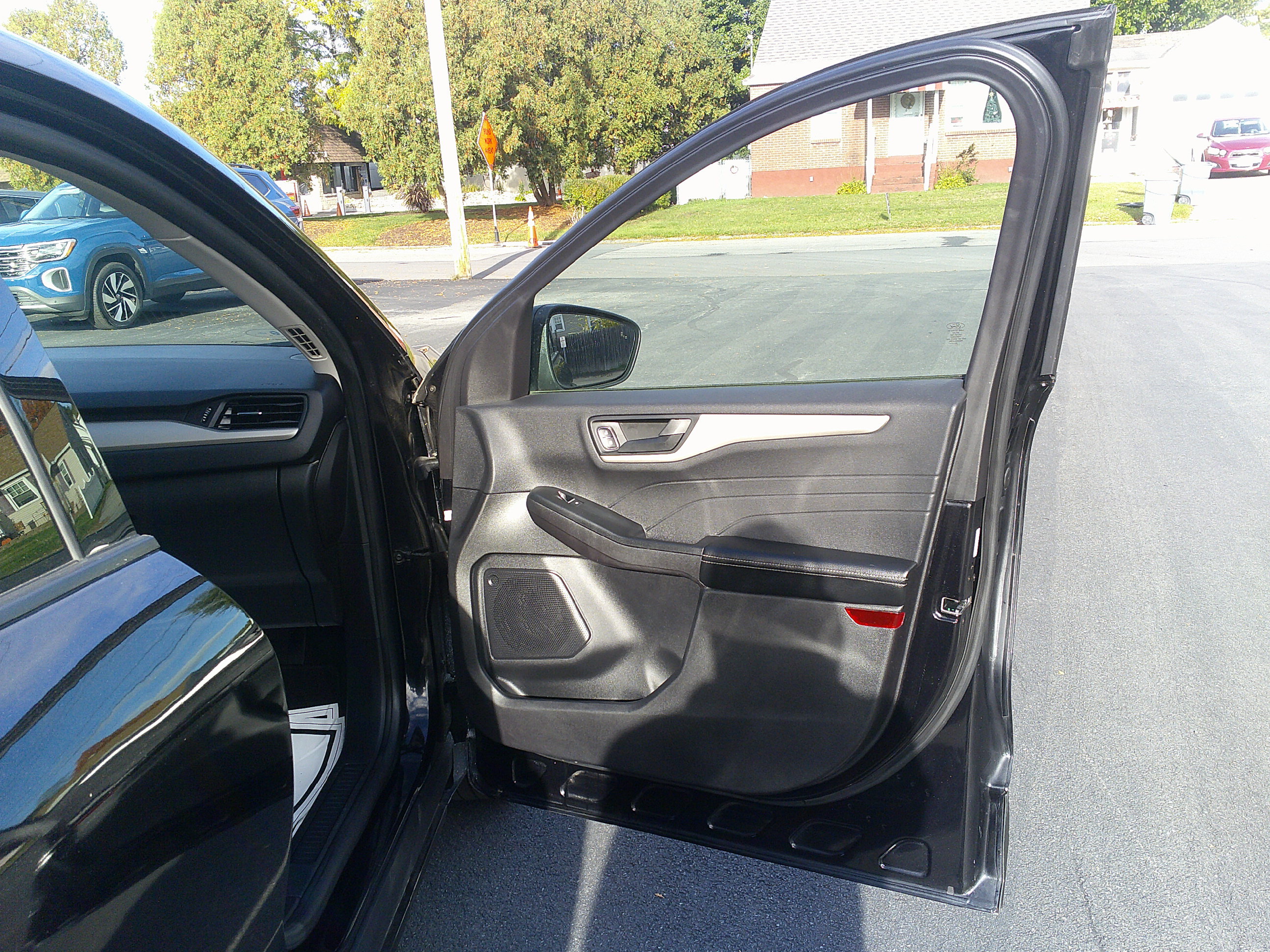 Used 2022 Ford Escape SE w/ Cold Weather Package AWD/4WD image 25