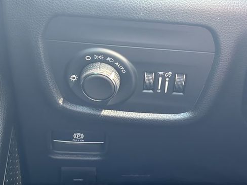 New 2026 Jeep Grand Cherokee Altitude RWD image 10