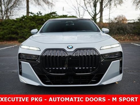 Used 2023 BMW 760i xDrive 760i xDrive w/ Executive Package image 17