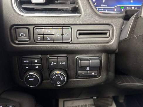 Used 2022 Chevrolet Suburban RST w/ Sport Performance Package AWD/4WD image 20