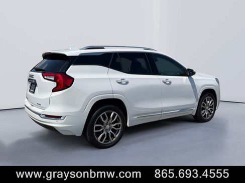 Used 2023 GMC Terrain Denali w/ Denali Premium Package AWD/4WD image 3