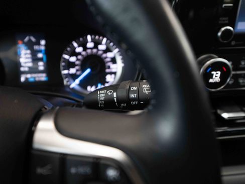 Used 2021 Toyota Highlander LE AWD/4WD image 14