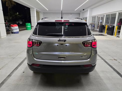 Certified 2022 Jeep Compass Latitude w/ Convenience Group FWD image 5