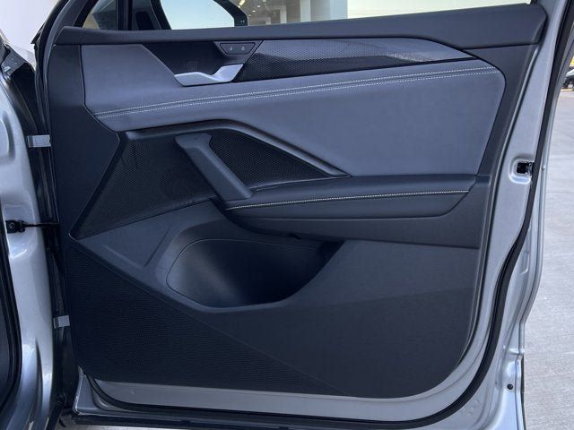 New 2025 Volkswagen Tiguan SE FWD image 18