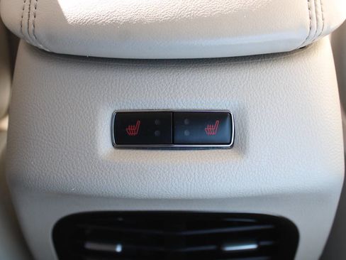 Used 2018 Lincoln MKC Select w/ Select Plus Package image 27