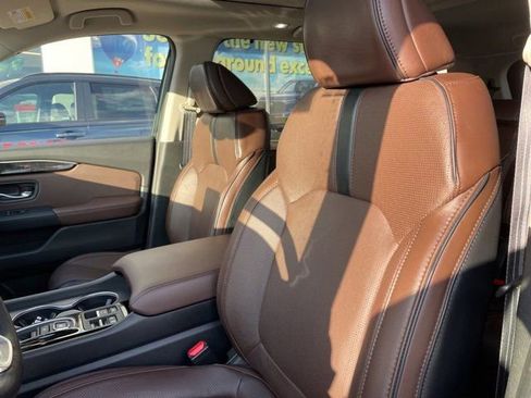 Used 2023 Honda Pilot Elite image 10