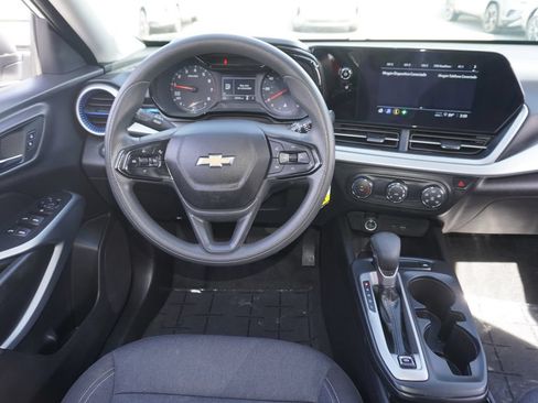 Used 2025 Chevrolet Trax LS FWD image 11