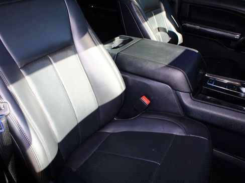 Used 2023 Ford Expedition Max XLT image 7