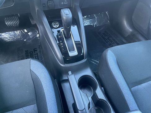 Used 2025 Nissan Versa SV image 40