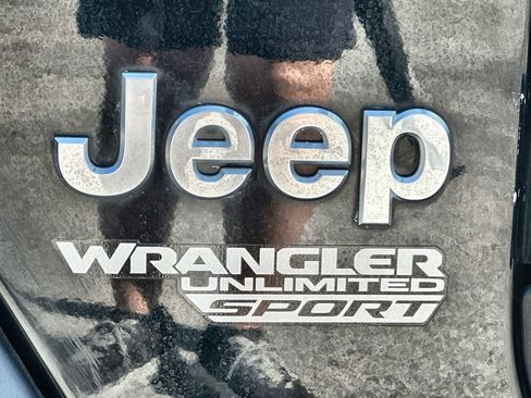 Used 2021 Jeep Wrangler Unlimited Sport AWD/4WD image 31