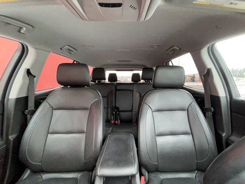 Used 2018 GMC Acadia SLT image 25