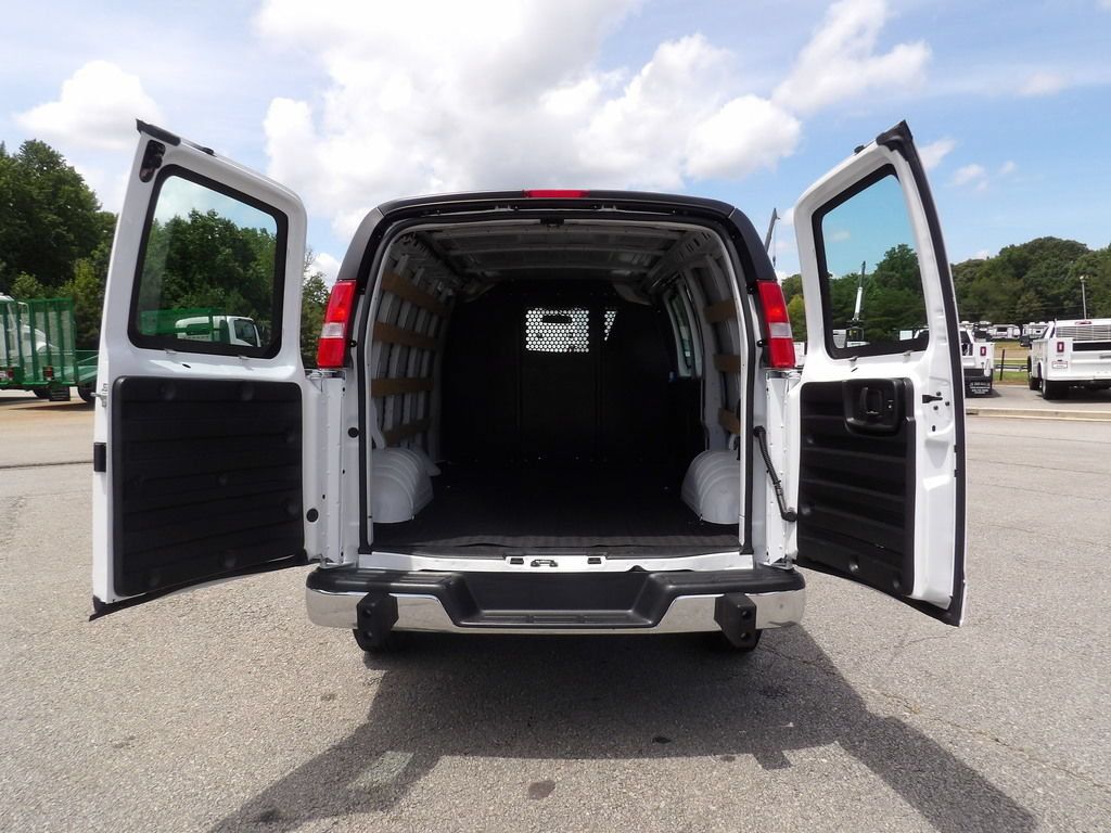 Used 2025 Chevrolet Express 2500 w/ Driver Convenience Package RWD image 42