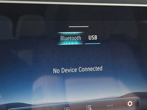 Used 2024 Mercedes-Benz GLS 450 4MATIC image 6