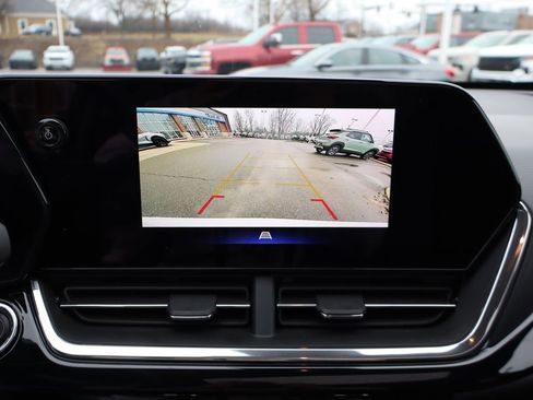 Used 2025 Chevrolet Trax RS w/ Sunroof Package image 20