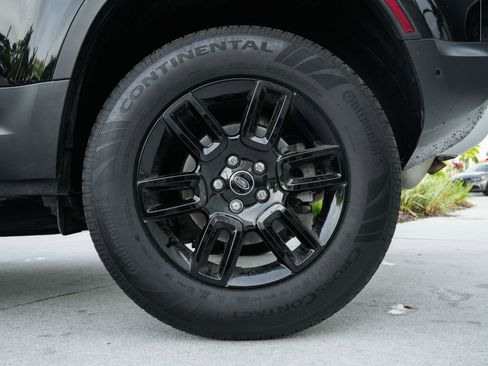 Used 2025 Land Rover Defender 110 S image 12