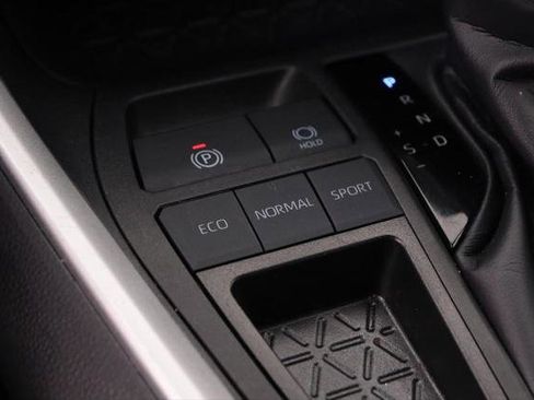 Certified 2025 Toyota RAV4 LE image 17