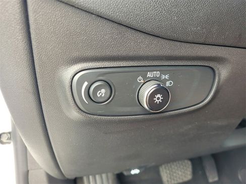 Used 2024 Chevrolet Equinox LS w/ LS Convenience Package image 23