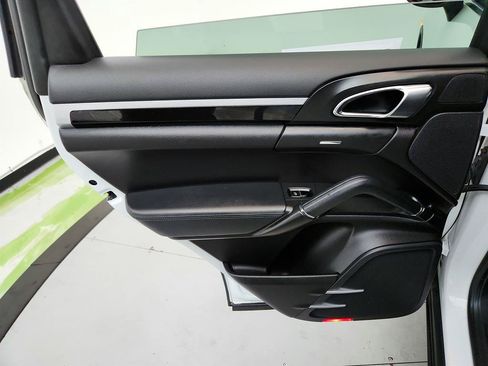 Used 2013 Porsche Cayenne Diesel AWD/4WD image 24