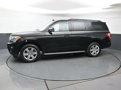 Used 2021 Ford Expedition XLT AWD/4WD image 2