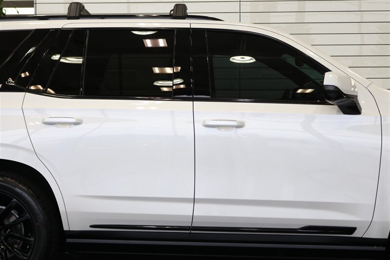 Used 2024 Cadillac Escalade Sport Platinum w/ LPO, ONYX Package AWD/4WD image 35